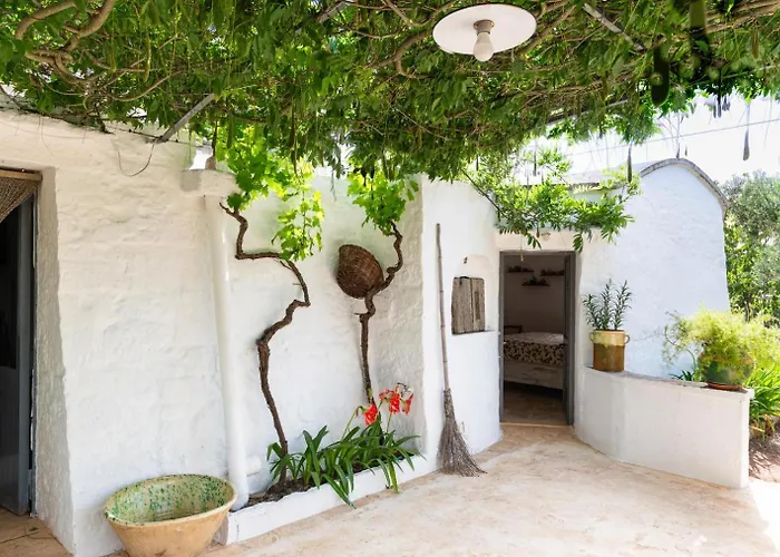Trulli Autentico Dipinto * مارتينا فرانكا