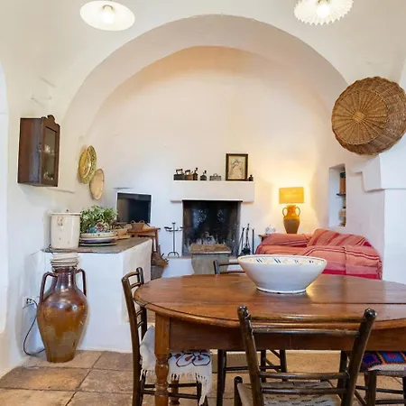 Trulli Autentico Dipinto Villa Martina Franca